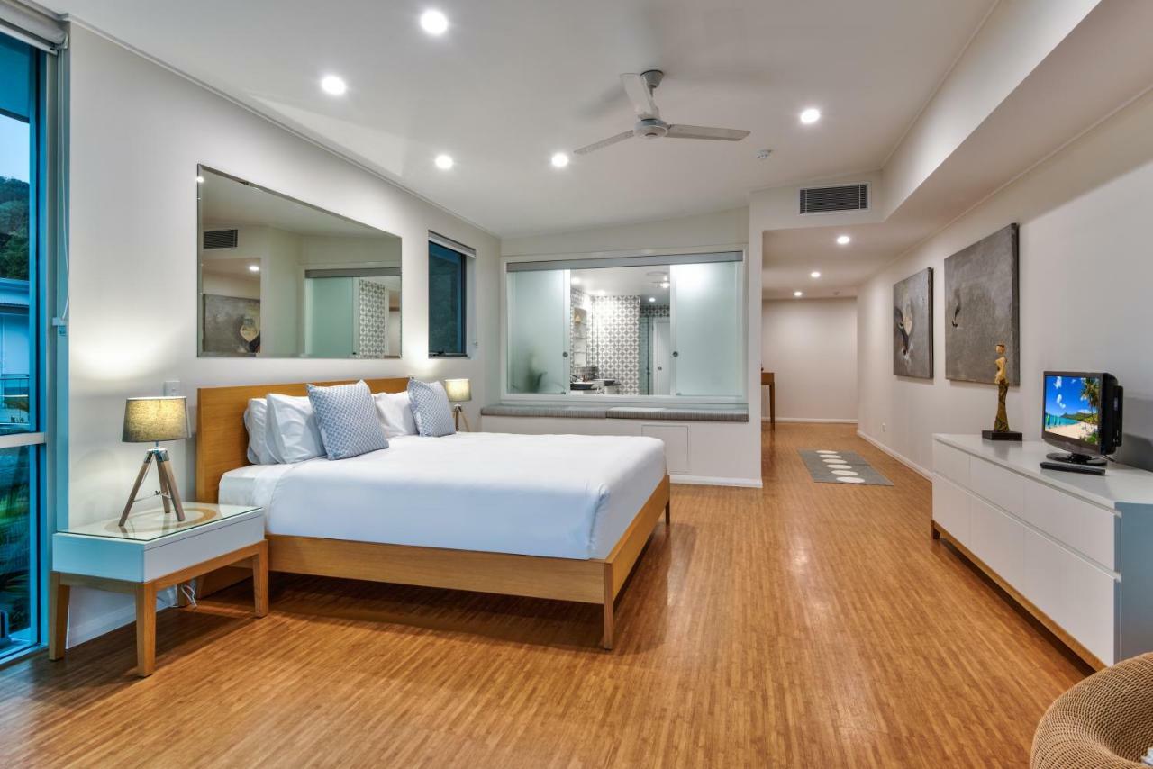 Pavillions Penthouse 25 - Luxury Waterfront Apartment With Private Roof Top Pool And Buggy เกาะแฮมิลตัน ภายนอก รูปภาพ