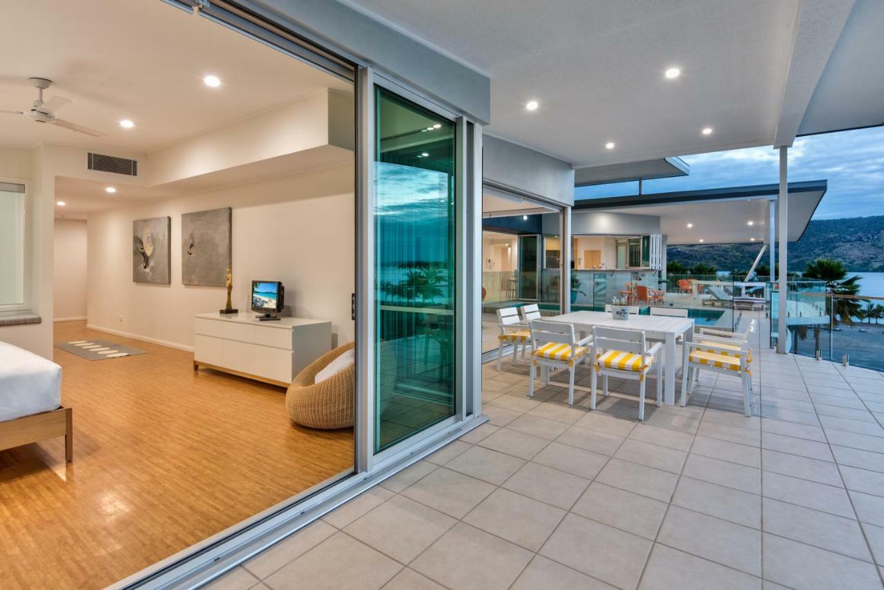 Pavillions Penthouse 25 - Luxury Waterfront Apartment With Private Roof Top Pool And Buggy เกาะแฮมิลตัน ภายนอก รูปภาพ